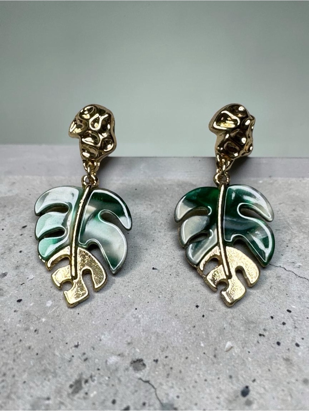 Green & Gold Tropical Bohemian Style Leaf Drop Dangle Earrings Nwt